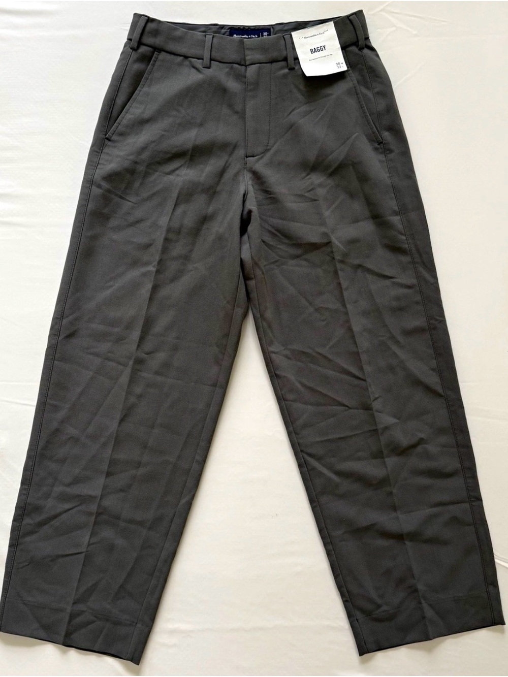 Abercrombie & Fitch Men's Dark Charcoal Baggy Fit Pants - 30x32 - NWT